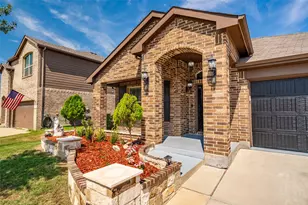 303 Triple Crown Ln, Ponder, TX 76259 - Photo 5