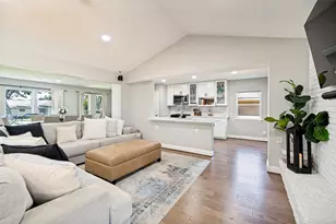 4137 Candlenut Ln, Dallas, TX 75244 - Photo 11