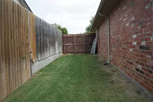 6729 Lucas Ln, North Richland Hills, TX 76182 - Photo 31