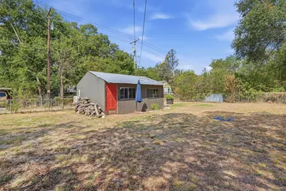 704 Forrest Avenue, Cleburne, TX 76033 - Photo 35