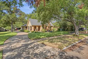 704 Forrest Ave, Cleburne, TX 76033 - Photo 3