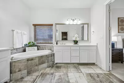 732 Thoroughbred Avenue, Frisco, TX 75036 - Photo 17