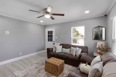 1601 Andrew Avenue, Fort Worth, TX 76105 - Photo 7