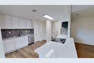 2231 Park Springs Court, Arlington, TX 76013 - Photo 3