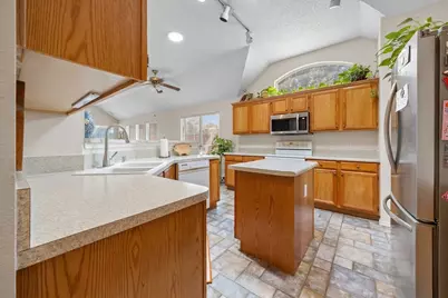6712 Braeview Drive, Fort Worth, TX 76137 - Photo 5