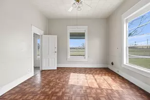 409 NW Main St, Ennis, TX 75119 - Photo 17