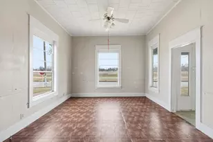 409 NW Main St, Ennis, TX 75119 - Photo 7