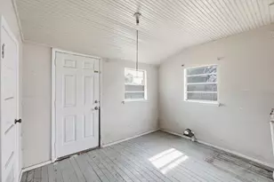 409 NW Main St, Ennis, TX 75119 - Photo 15