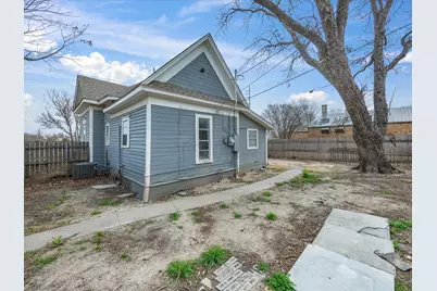 409 NW Main Street, Ennis, TX 75119 - Photo 31