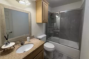 1107 Oxford Dr, Gainesville, TX 76240 - Photo 9