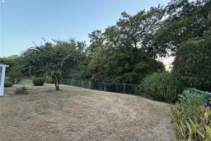 1107 Oxford Dr, Gainesville, TX 76240 - Photo 17