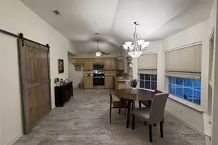1107 Oxford Dr, Gainesville, TX 76240 - Photo 3