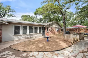 1001 Whispering Oak Ct, Arlington, TX 76012 - Photo 35