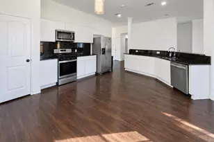 2912 Olympia Dr, Grand Prairie, TX 75052 - Photo 5