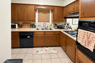 603 N Rita St, Lacy Lakeview, TX 76705 - Photo 7