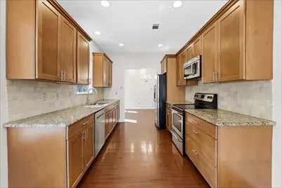 9016 Cumberland Drive, Irving, TX 75063 - Photo 7