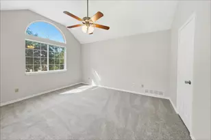 9016 Cumberland Dr, Irving, TX 75063 - Photo 13