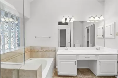 9016 Cumberland Drive, Irving, TX 75063 - Photo 11