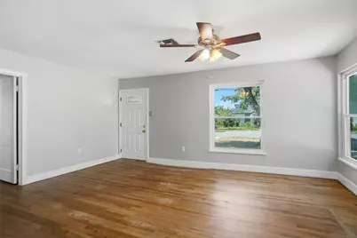 4005 Medford Road, Fort Worth, TX 76103 - Photo 5