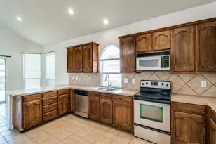 6357 Redeagle Creek Dr, Fort Worth, TX 76179 - Photo 5