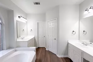 5821 Starboardway Dr, Fort Worth, TX 76135 - Photo 15