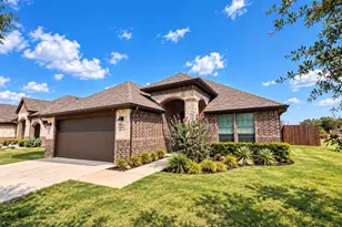 100 Gardenia Dr, Azle, TX 76020 - Photo 1