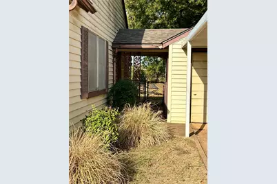 705 N Derby Street, Denison, TX 75020 - Photo 5