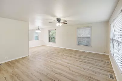 110 W Shadowwood Street, Gun Barrel City, TX 75156 - Photo 5