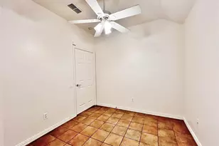 5131 Trail Dust Ln, Arlington, TX 76017 - Photo 9