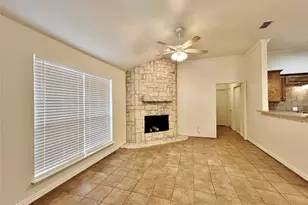 5131 Trail Dust Ln, Arlington, TX 76017 - Photo 5