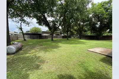 204 E 6th Street, Tolar, TX 76476 - Photo 3