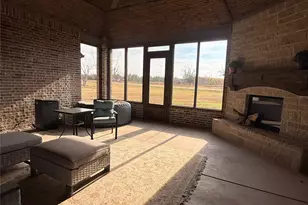 1136 Tremont Ln, Granbury, TX 76049 - Photo 9