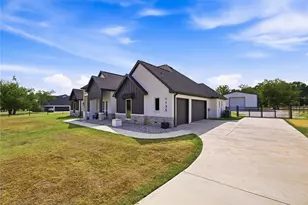 1135 Paradise Pkwy, Poolville, TX 76487 - Photo 5