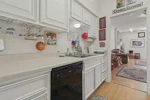4430 Harlanwood Dr N, Fort Worth, TX 76109 - Photo 9
