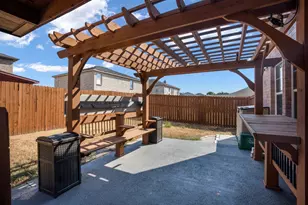 2456 Arroyo Springs Dr, Grand Prairie, TX 75052 - Photo 33