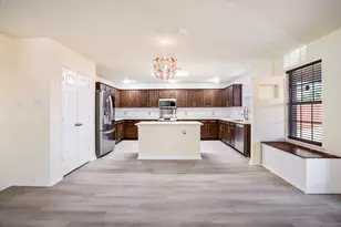 2456 Arroyo Springs Dr, Grand Prairie, TX 75052 - Photo 5