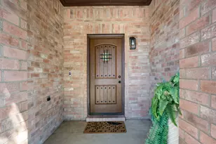 2456 Arroyo Springs Dr, Grand Prairie, TX 75052 - Photo 3