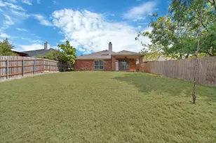 2633 Pioneer Bluffs Rd, Balch Springs, TX 75181 - Photo 19