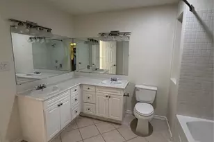 817 Pavillion St, Dallas, TX 75204 - Photo 9