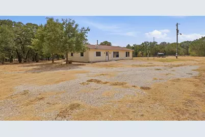 1005 Hickey Court, Granbury, TX 76049 - Photo 5