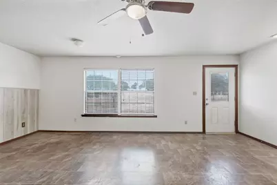 1005 Hickey Court, Granbury, TX 76049 - Photo 7