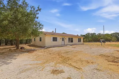1005 Hickey Court, Granbury, TX 76049 - Photo 3