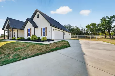 332 Jonny Boy Way, Springtown, TX 76082 - Photo 5