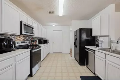 2120 W Grove Lane, Grand Prairie, TX 75052 - Photo 15