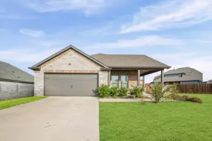 38 Mockingbird Ln, Sanger, TX 76266 - Photo 1