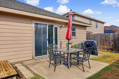 821 Green Heath Avenue, Fort Worth, TX 76120 - Photo 15