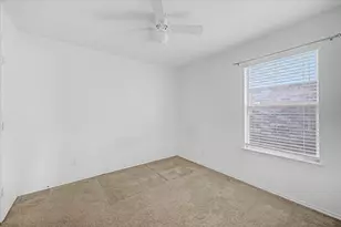 821 Green Heath Ave, Fort Worth, TX 76120 - Photo 25