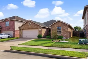 821 Green Heath Ave, Fort Worth, TX 76120 - Photo 31