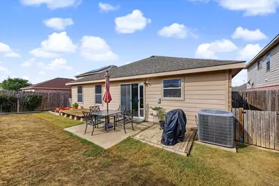 821 Green Heath Avenue, Fort Worth, TX 76120 - Photo 13