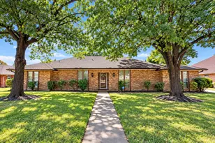1128 Post Oak Ln, DeSoto, TX 75115 - Photo 1